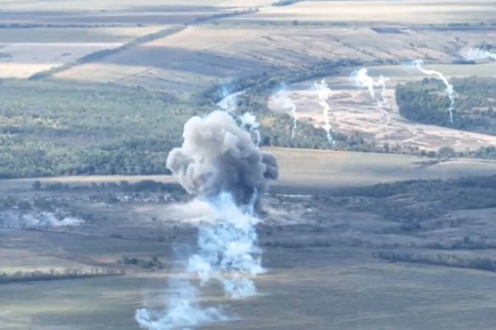 russian_drone_films_bombing_run_as_ukraine_pushes_on_kherson.jpg