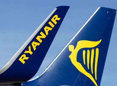 ryanair_boeing_737-800_nextgeneration_winglet_and_tailfin-1.jpg