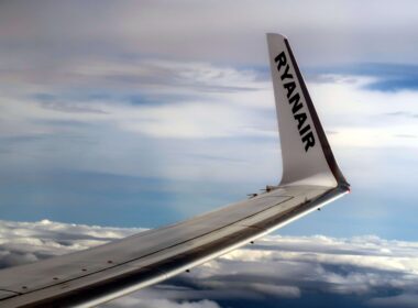 ryanair_wing_logo.jpg