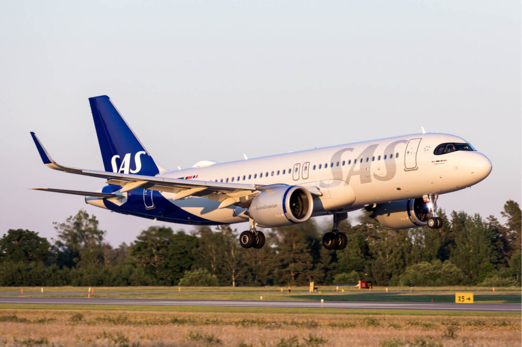 sas_a320neo_landing_at_stockholm_arlanda-1.jpg