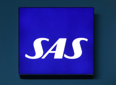 scandinavian_airlines_systems_logo_in_copenhagen_airport.jpg