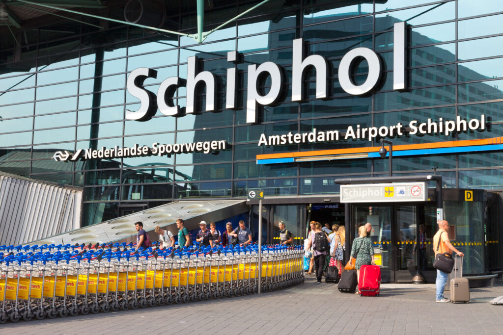 schiphol_airport_lowers_heating.jpg