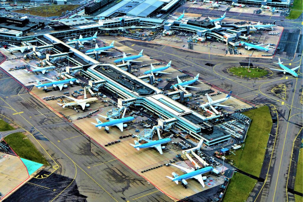 schiphol_international_airport.jpg