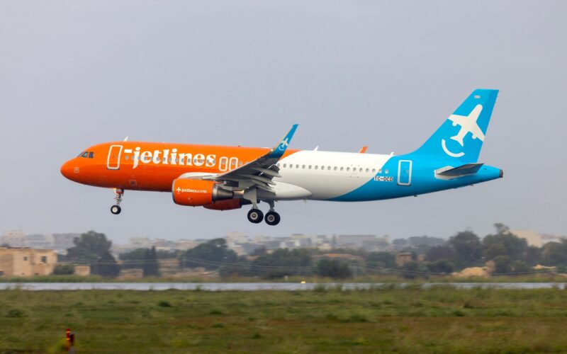 Canada Jetlines Airbus A320-214