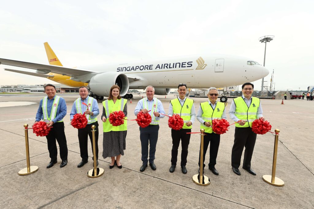 singapore_airlines_dhl_b777_freighter.jpg