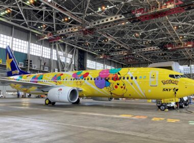 skymarks_pikachu_boeing_737-1.jpg