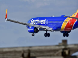 southwest_airlines_plane_preparing_to_land.jpg