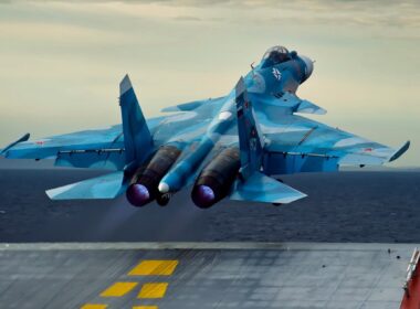 sukhoi_su-33_launching_from_the_admiral_kuznetsov.jpg