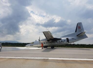 thai_fokker_f-27_performs_emergency_nosegear-up_landing-1.jpg