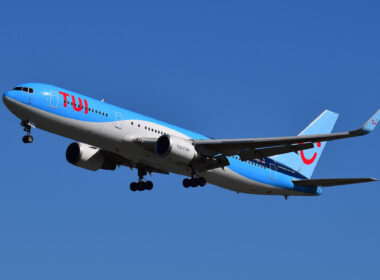 tui_airlines_netherlands_boeing_767-300_ph-oyi.jpg