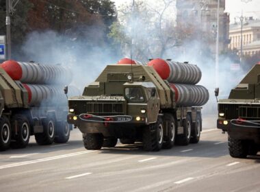 ukrainian_s-300s_on_parade.jpg