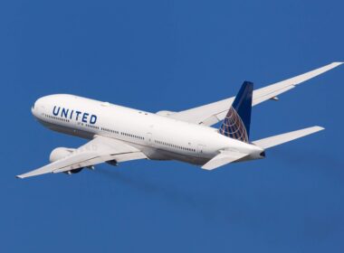 united_b777-1.jpg