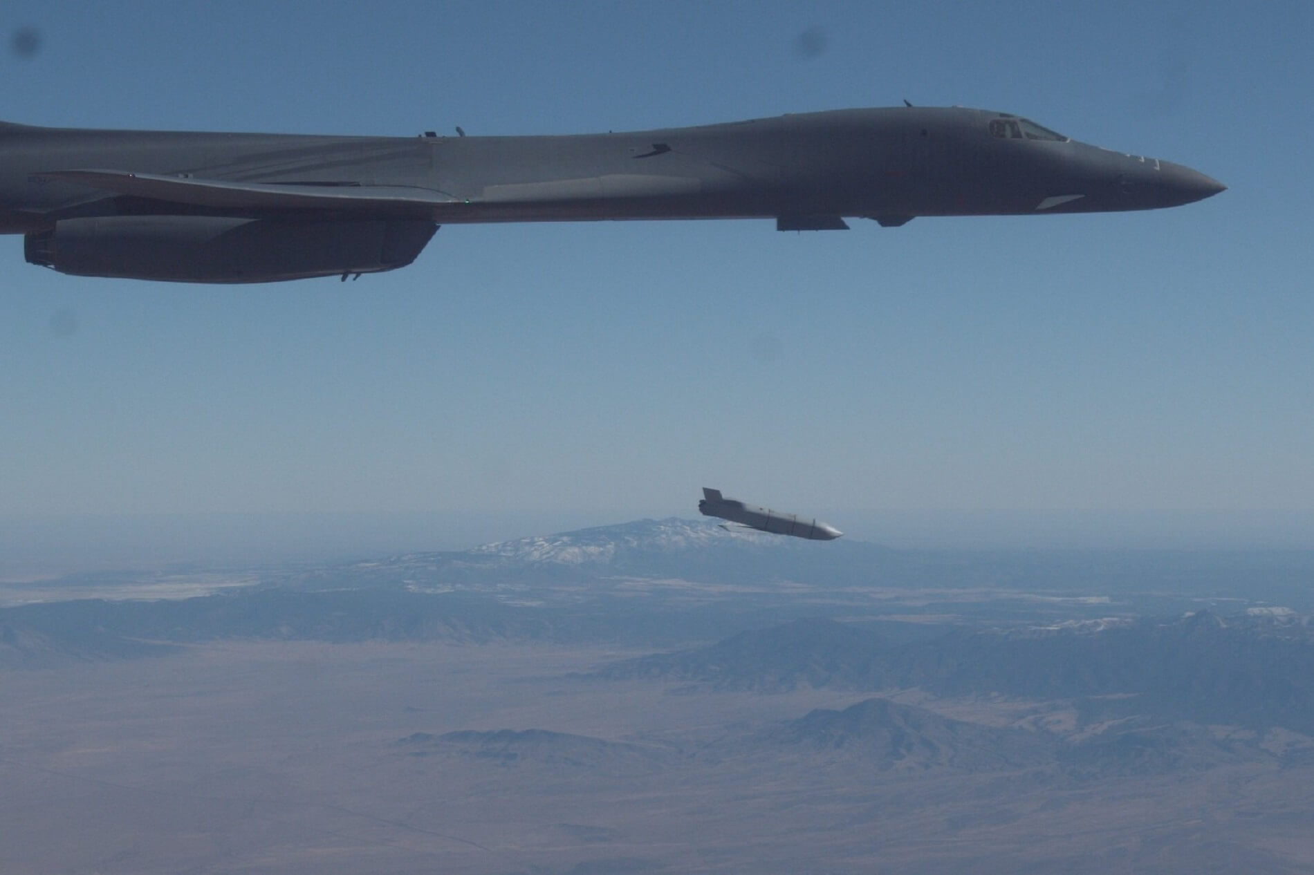 B-1B Test-launches Cruise Missile Externally Ahead Of Hypersonic ...