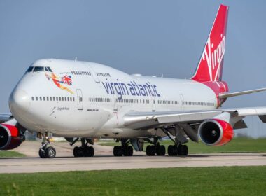 virgin_atlantic_boeing_747_departing_manchester_airport.jpg