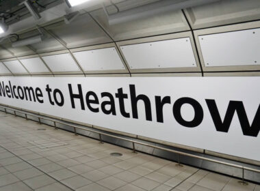 welcome_to_heathrow_sign_in_london_heathrow_airport_lhr.jpg