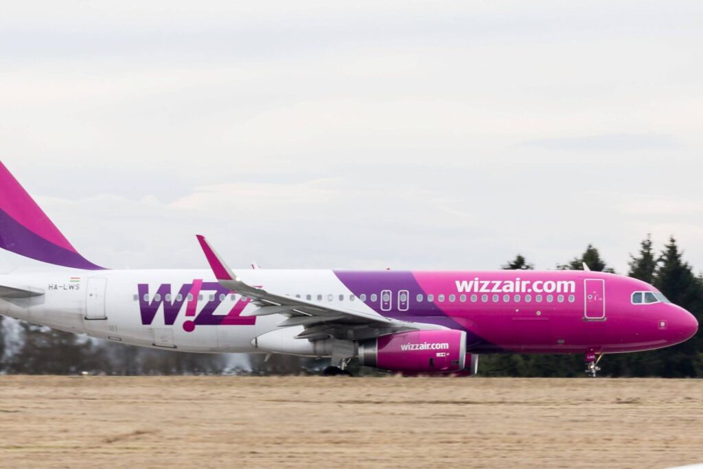 wizz_air_-_ha-lws_-_airbus_a320_-_frankfurt-hahn_airport-0310.jpg