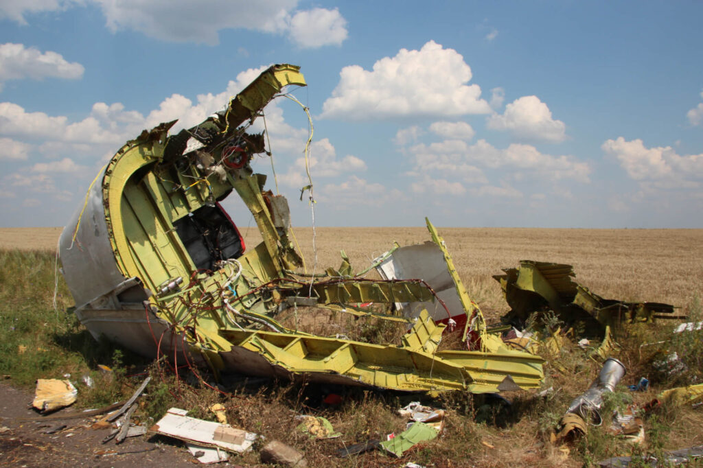 wreckage_of_mh17.jpg